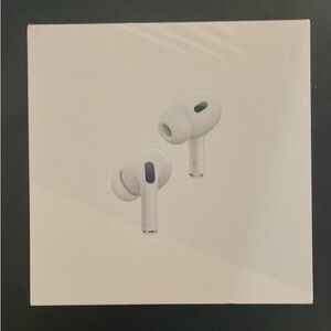 Apple AirPods Pro with White MagSafe Case